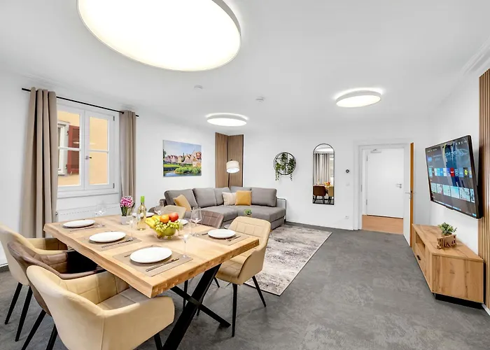 Inhome - Zentral - Kueche - Tv - Netflix